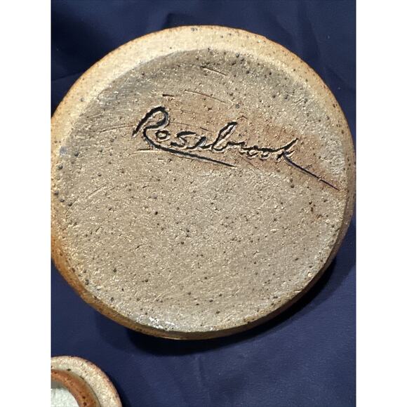 Paseo Collin Rosebrook Stoneware Pitcher Pottery w/ Lid Tan & Blue Oklahoma - Picture 8 of 9